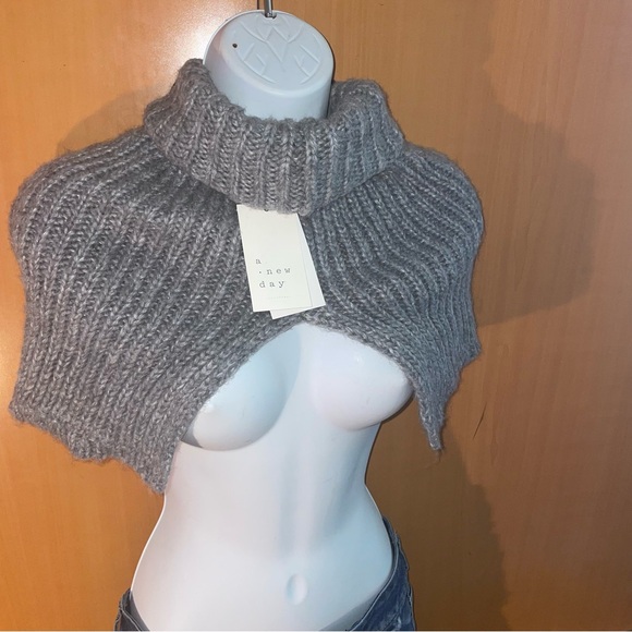 A MEW DAY  LOOP SCARF - Picture 1 of 3